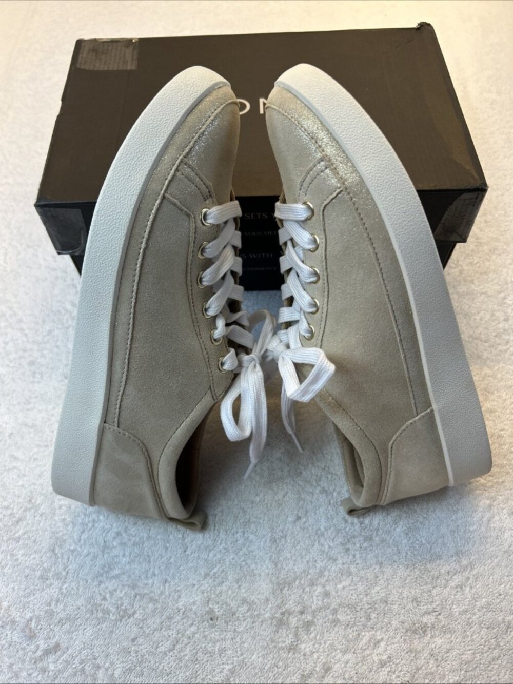 Vionic Winny Fashion Sneakers Gold Metallic Leather Women SZ 8.5 NEW in Box - Picture 4 of 10